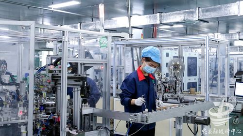 實(shí)力上榜！重慶這5個(gè)產(chǎn)業(yè)集群躋身“國家隊(duì)”，新材料技術(shù)研發(fā)引領(lǐng)產(chǎn)業(yè)升級